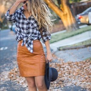 #NN——NWOT WISHLIST FAUX SUEDE MINI SKIRT SIZE M